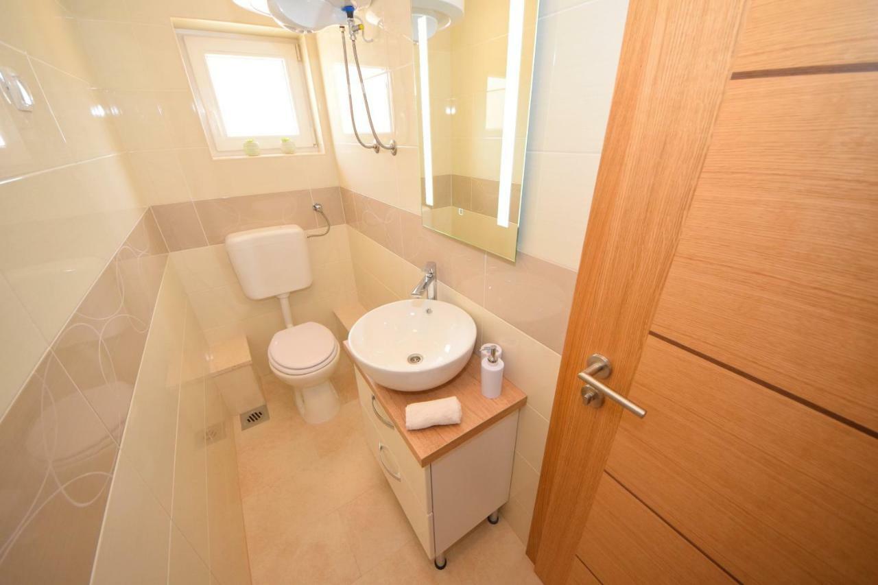 Luxury Penthouse With Jacuzzi In 오레비츠 외부 사진