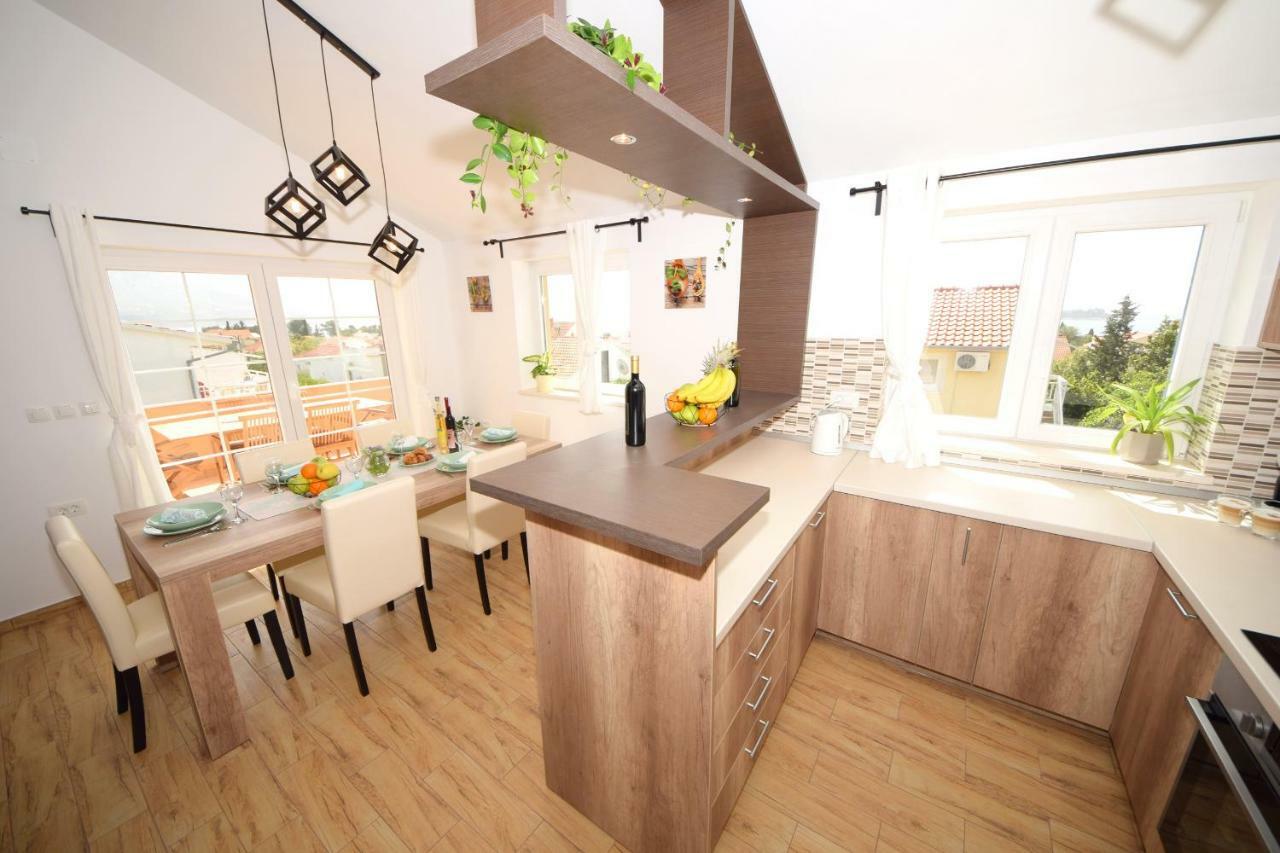 Luxury Penthouse With Jacuzzi In 오레비츠 외부 사진