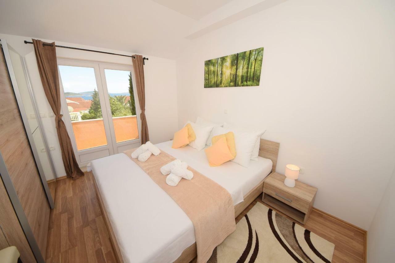 Luxury Penthouse With Jacuzzi In 오레비츠 외부 사진